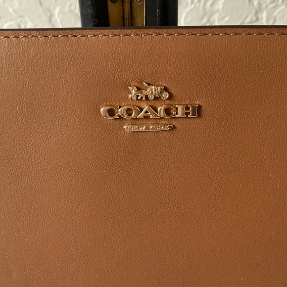Coach: Tan Smith Leather Skinny Wallet - Picture 2 of 12
